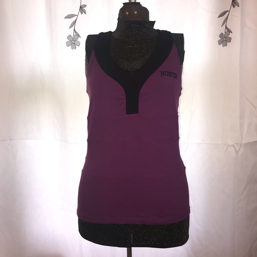 Jazzercise Athletic Top with built-in bra, size M
